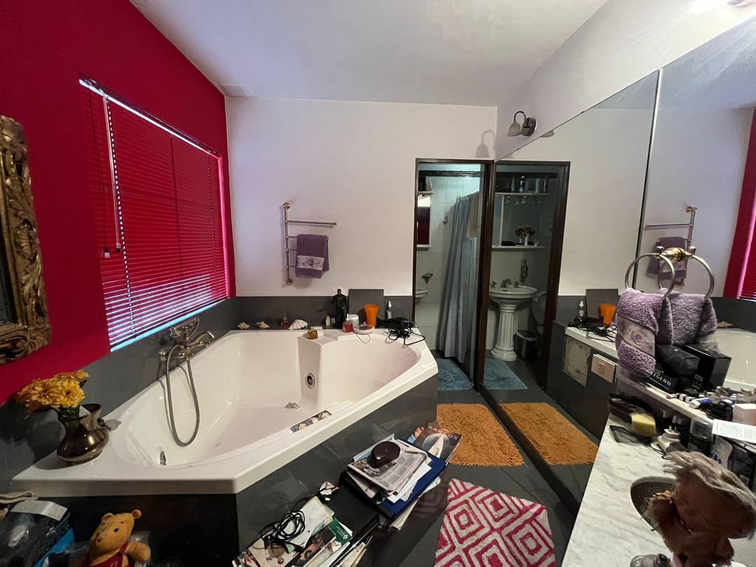 Gran casa 5 amb. en Martínez, excelente ubicación imagen 8