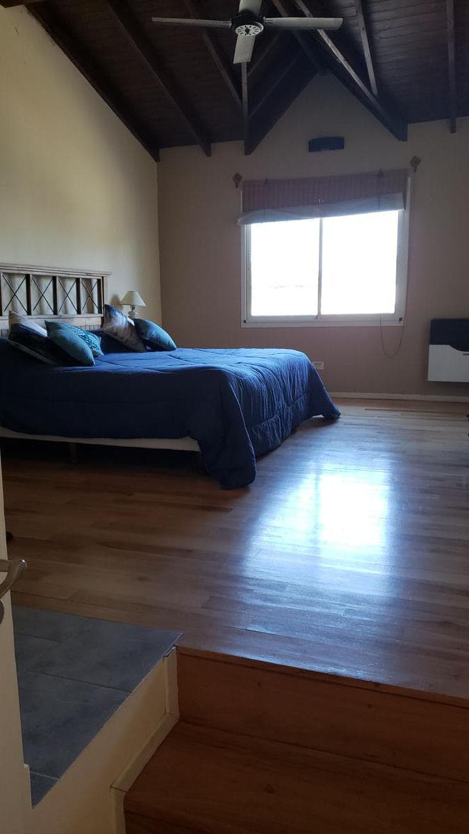 Excelente chalet 6 ambientes con jardín y piscina - Martínez imagen 15