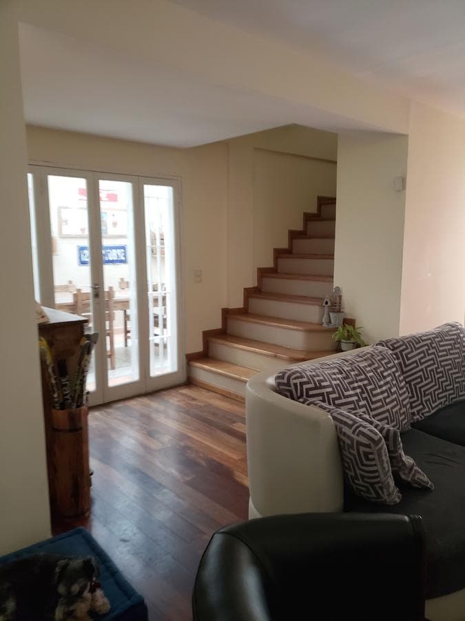 Excelente chalet 6 ambientes con jardín y piscina - Martínez imagen 14