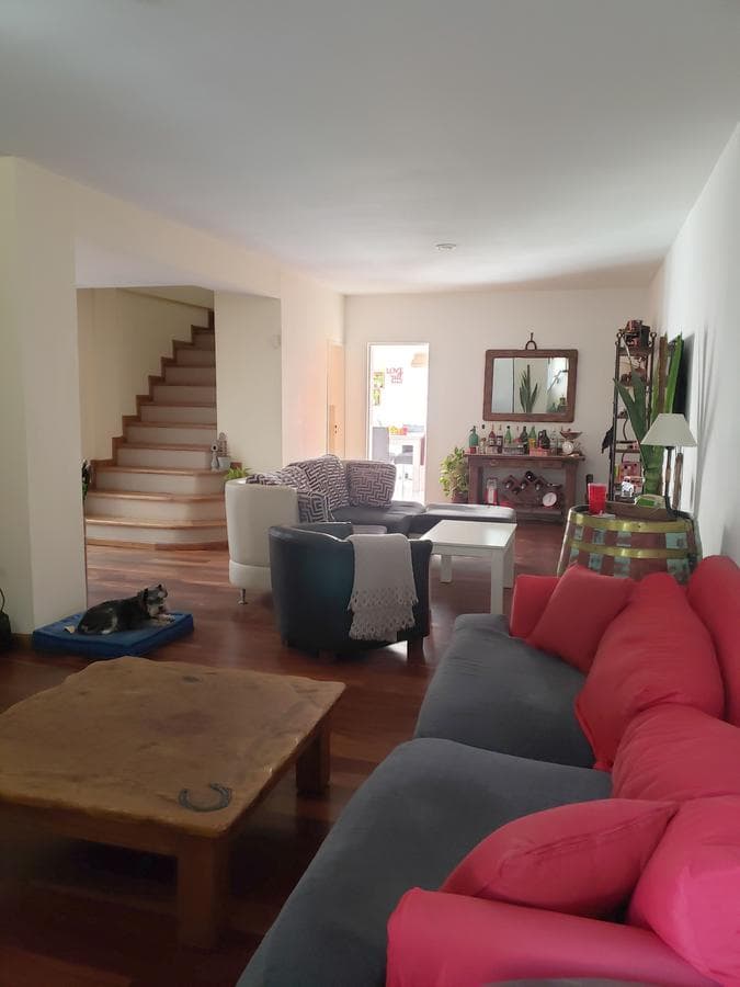 Excelente chalet 6 ambientes con jardín y piscina - Martínez imagen 2