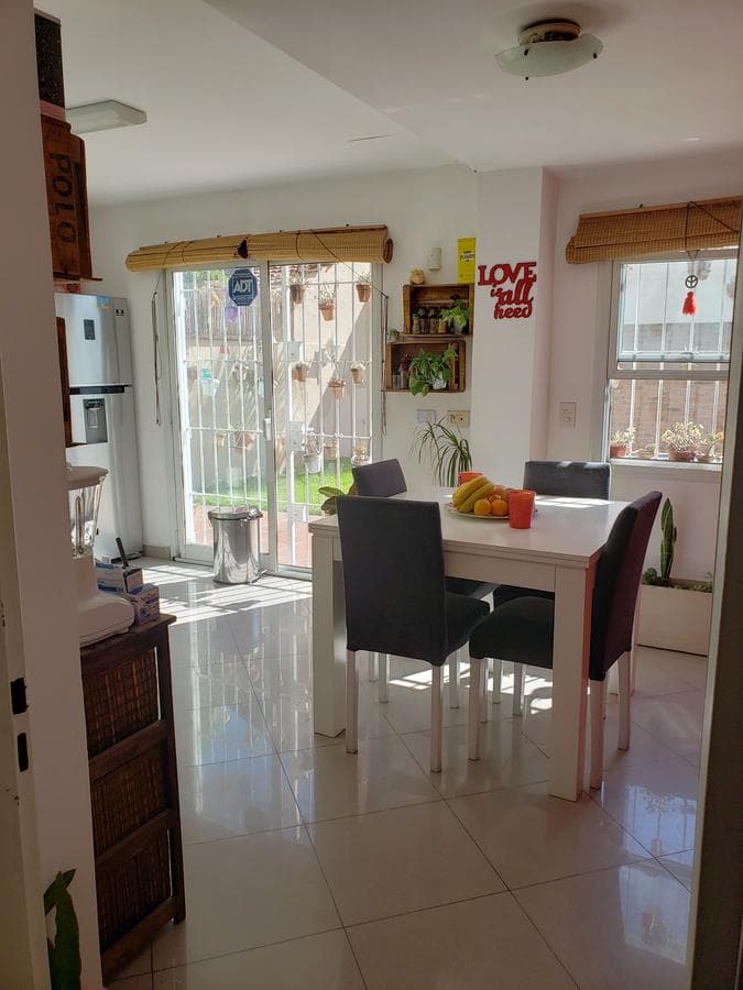 Excelente chalet 6 ambientes con jardín y piscina - Martínez imagen 6