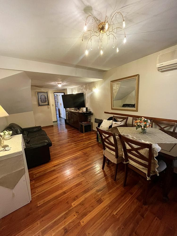 Duplex 4 ambientes, patio, cochera en Olivos imagen 3
