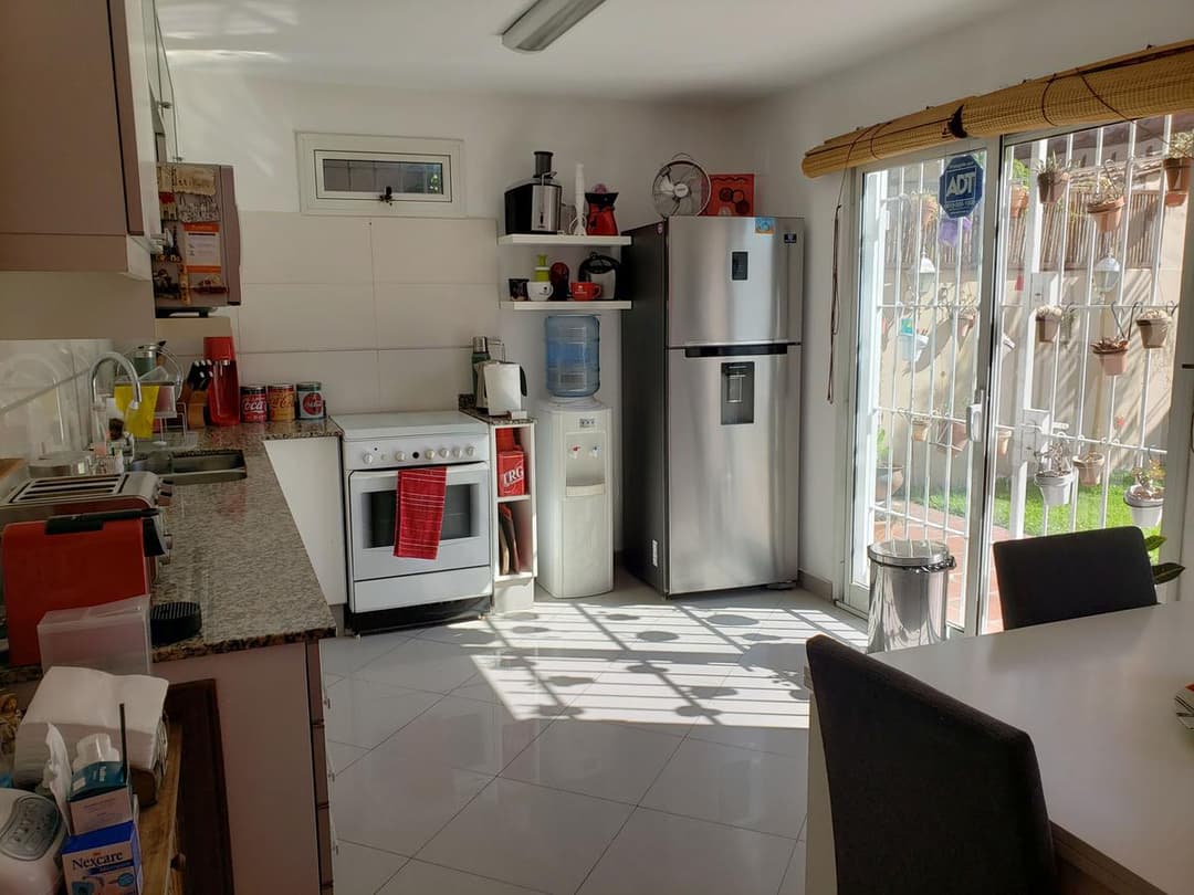 Excelente chalet 6 ambientes con jardín y piscina - Martínez imagen 4