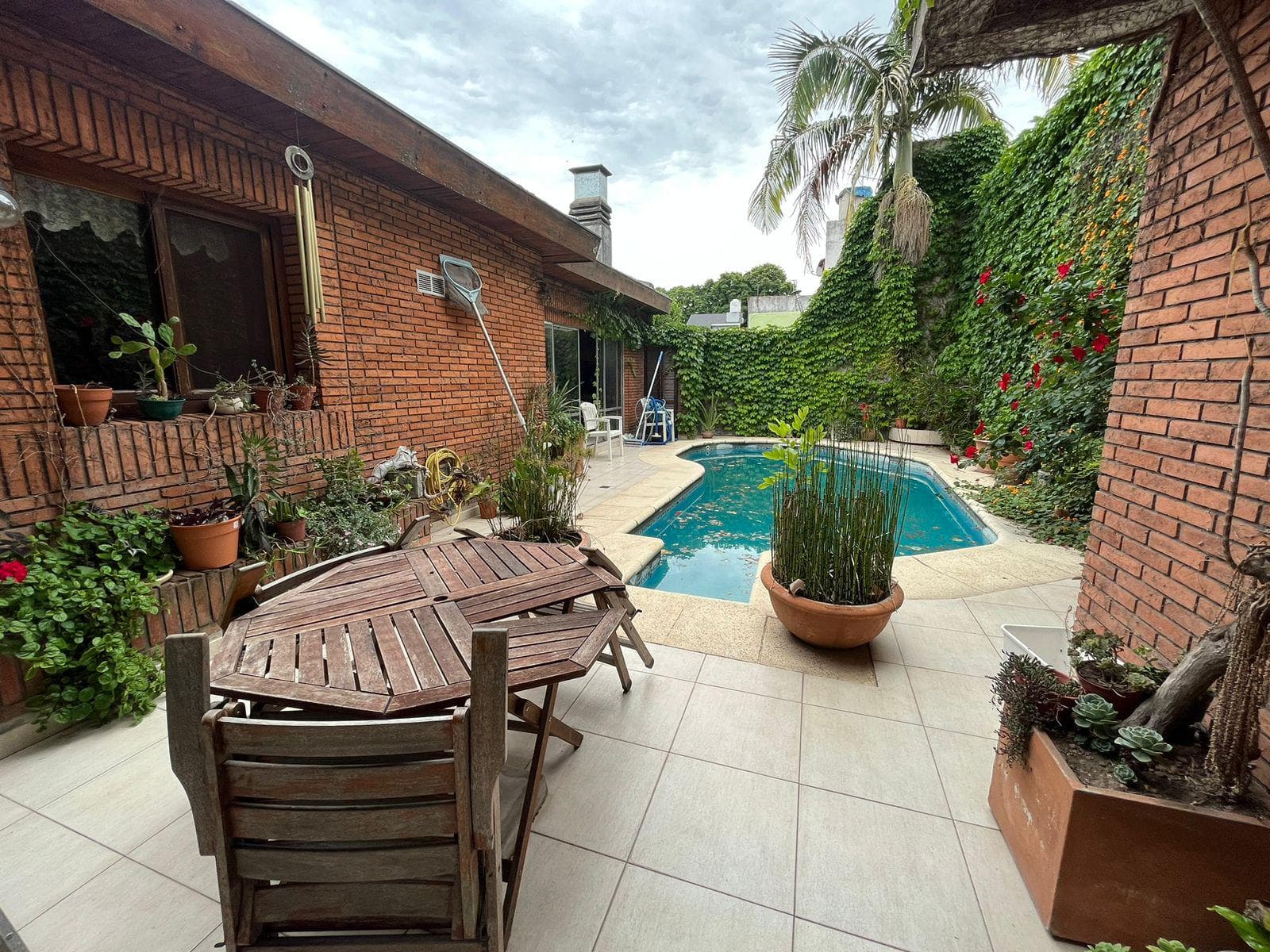 Gran casa 5 amb. en Martínez, excelente ubicación imagen 1