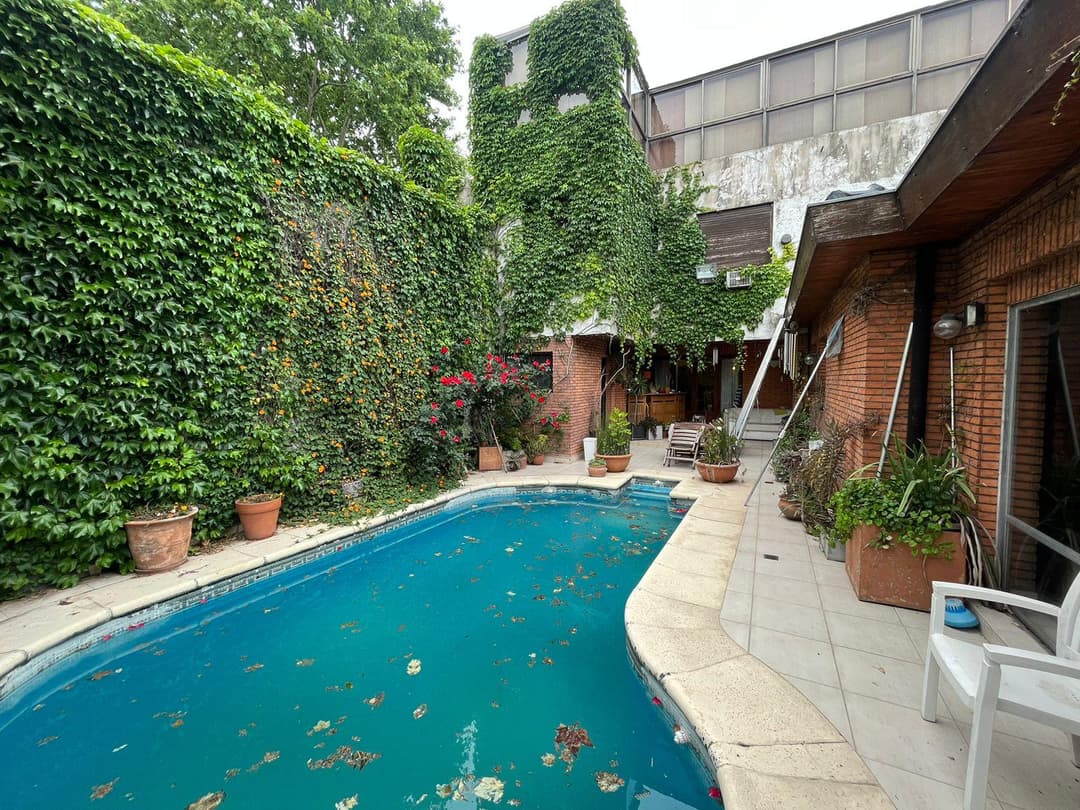 Gran casa 5 amb. en Martínez, excelente ubicación imagen 2