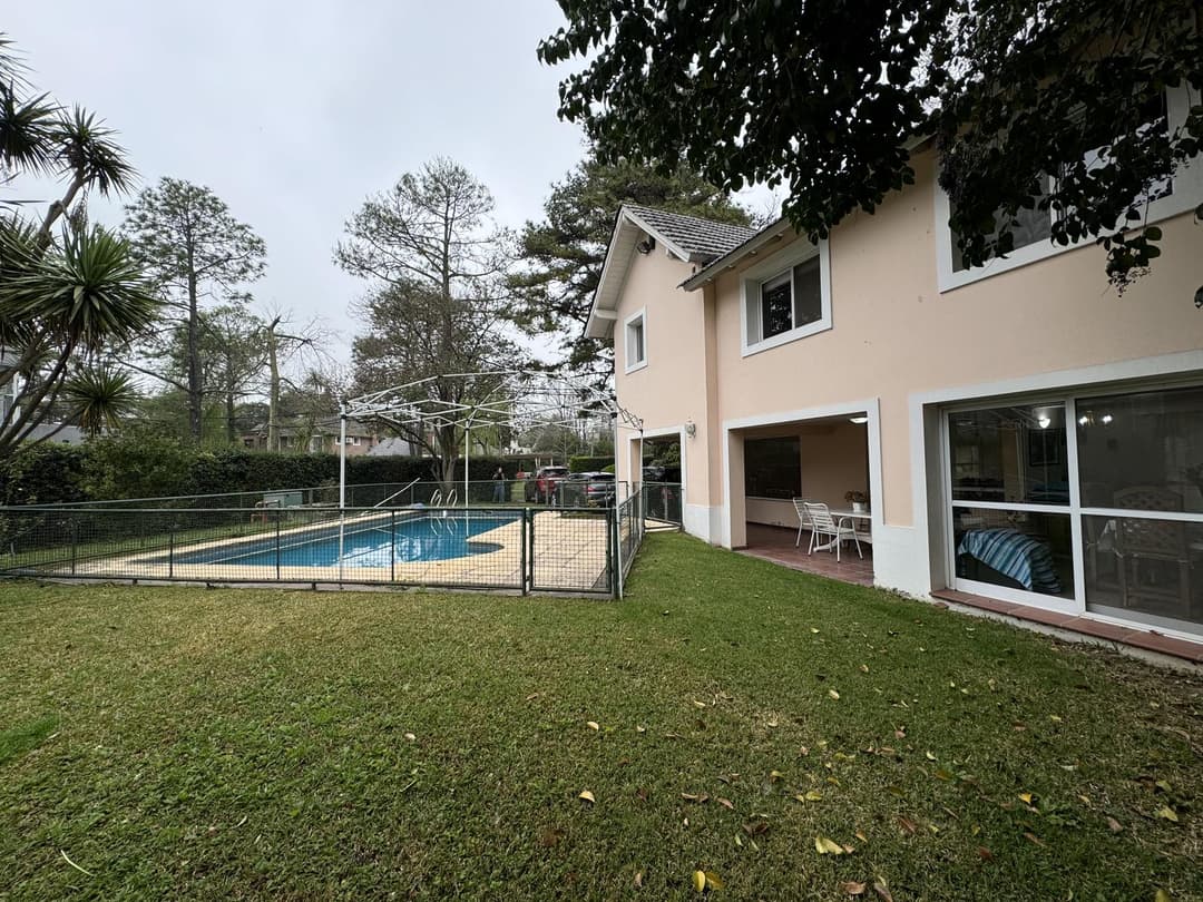 Casa en Barrio Los Troncos, Pilar imagen 1