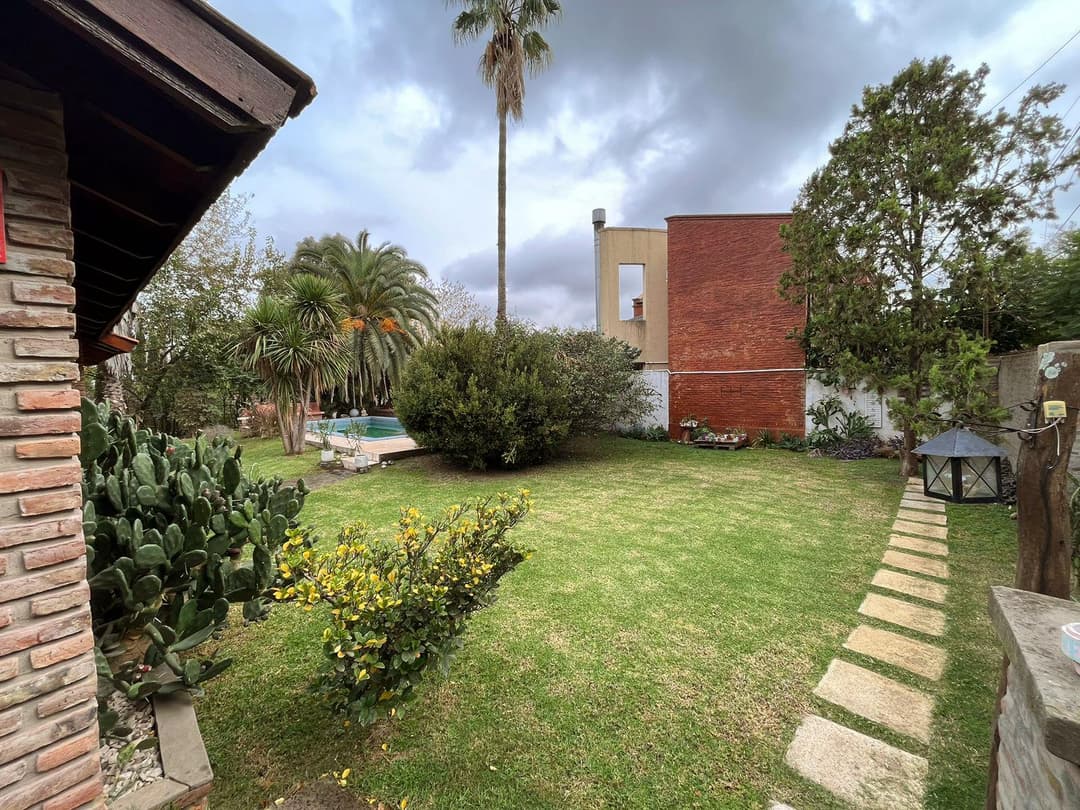 Casa 5 amb. en Barrio Montecarlo - Pilar (bajas expensas) imagen 5