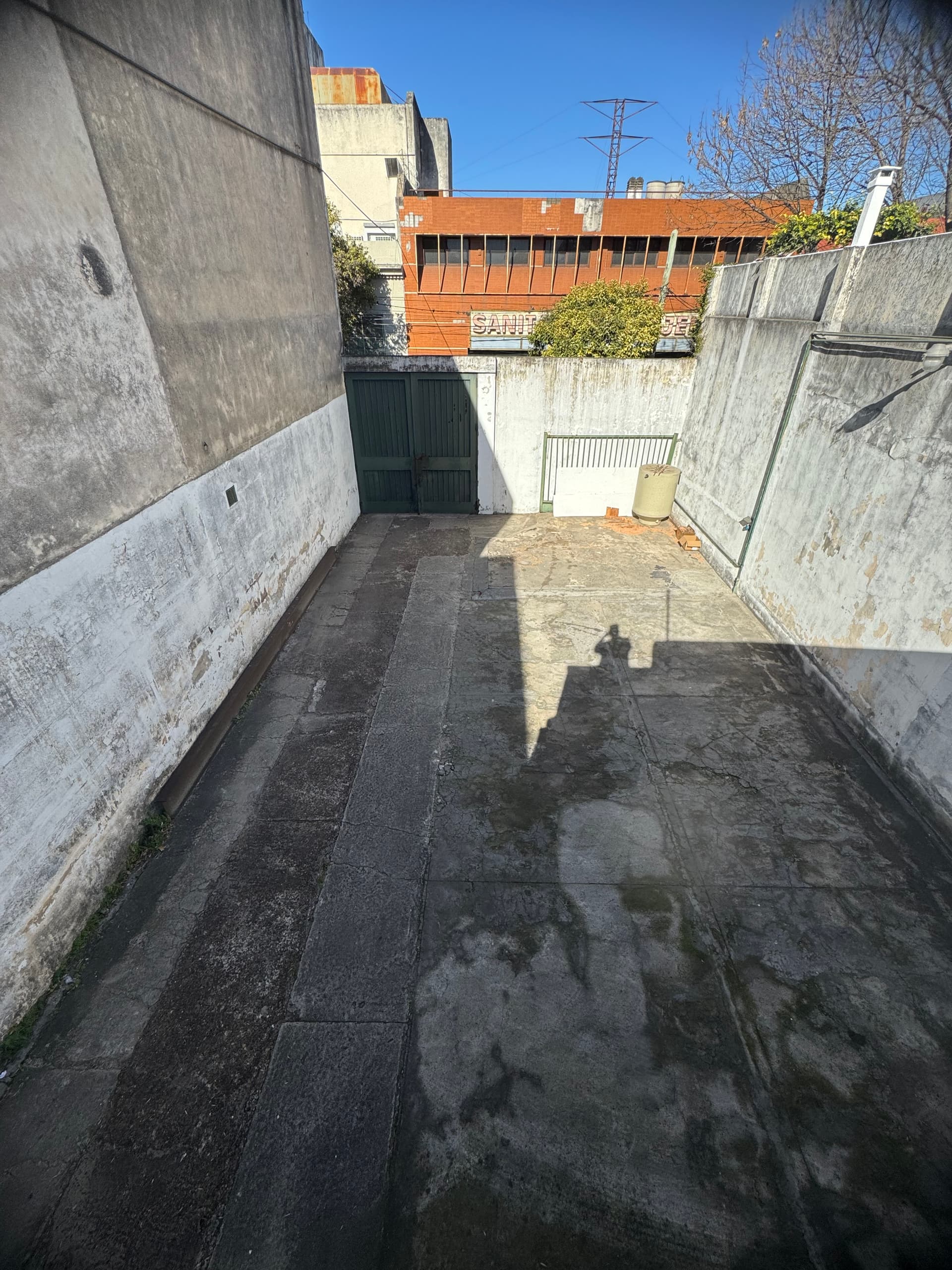 Alquiler: Importante Local en Florida Oeste con estacionamiento estratégico imagen 15