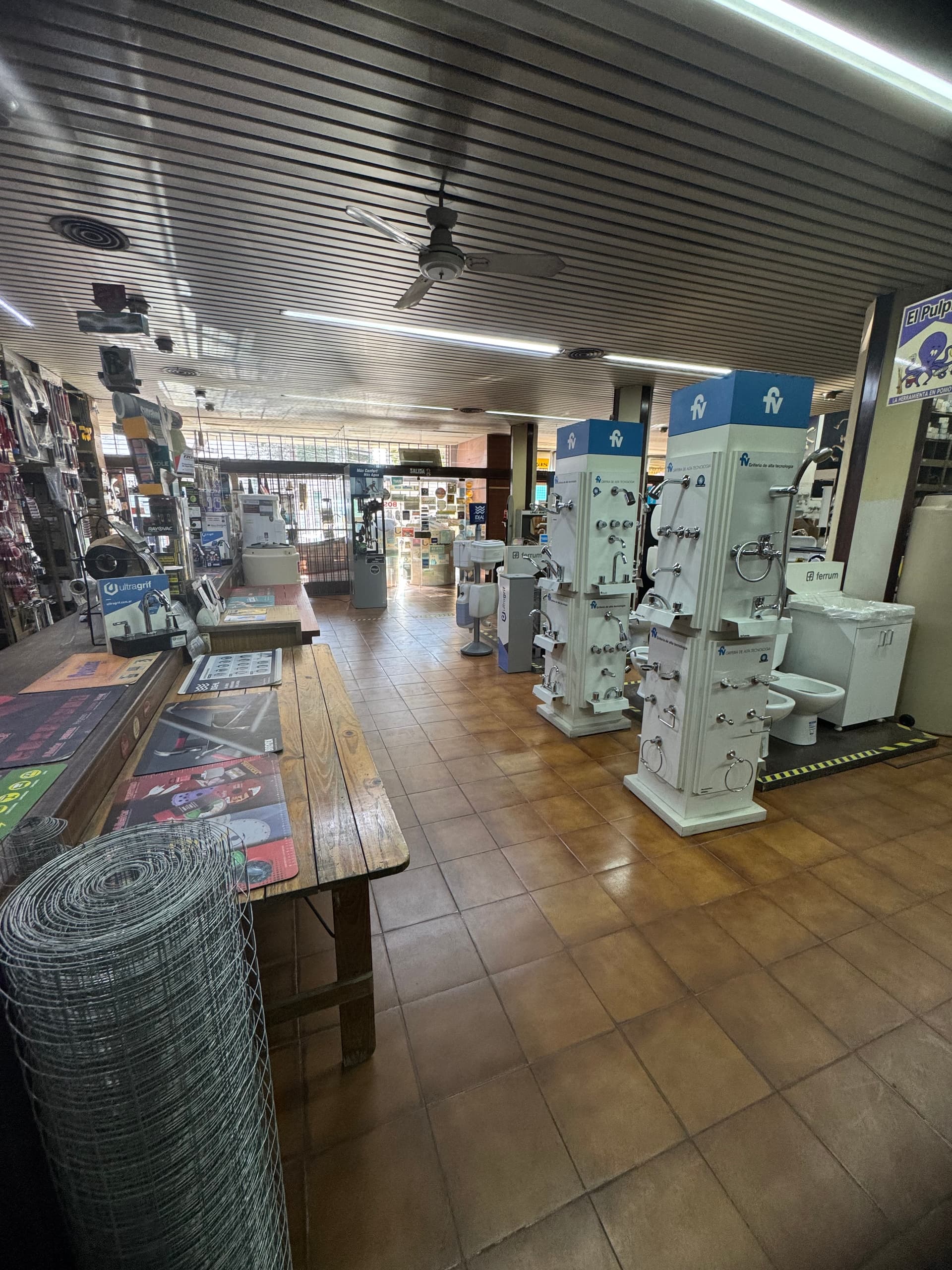 Alquiler: Importante Local en Florida Oeste con estacionamiento estratégico imagen 4