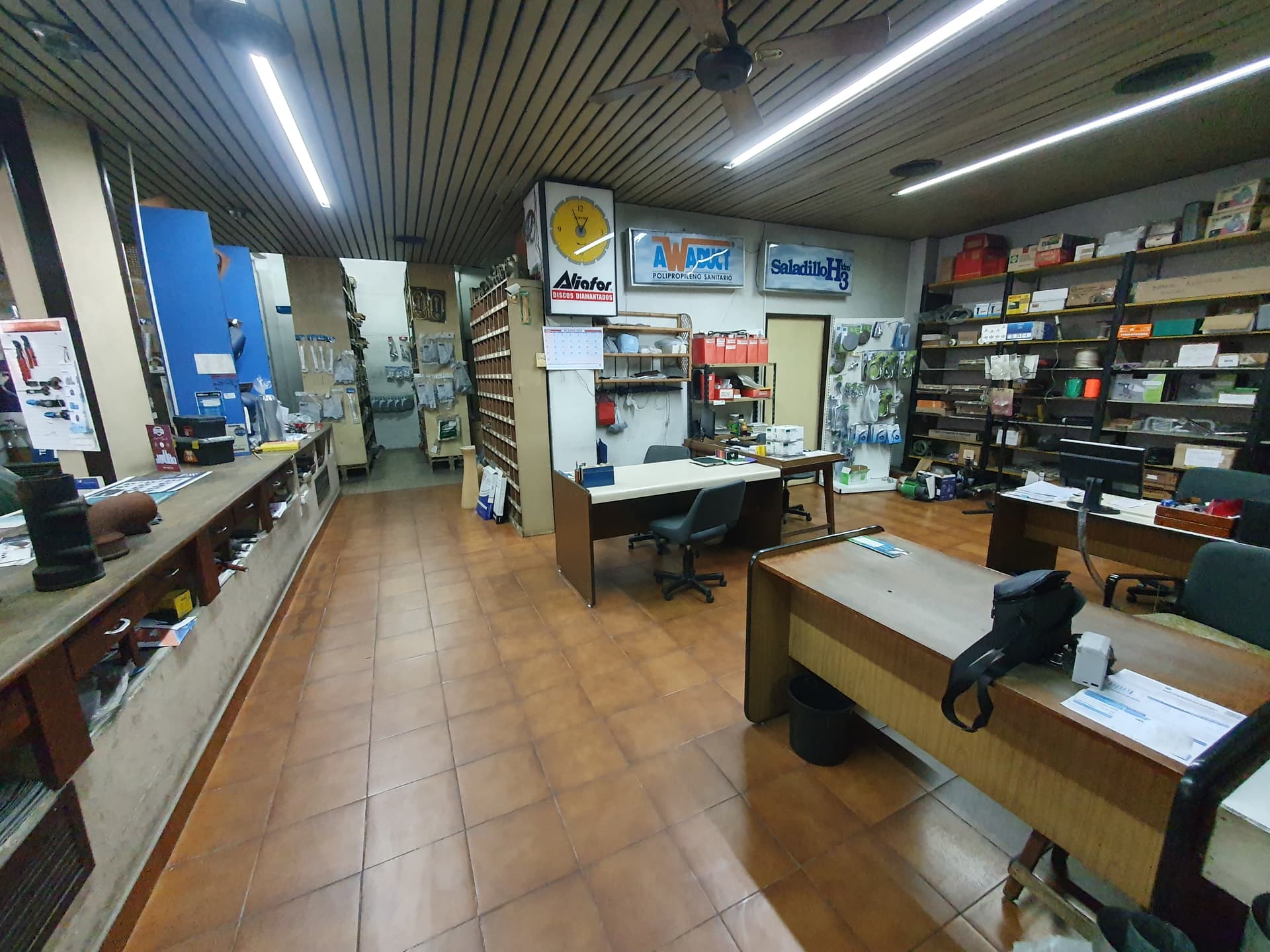 Alquiler: Importante Local en Florida Oeste con estacionamiento estratégico imagen 6