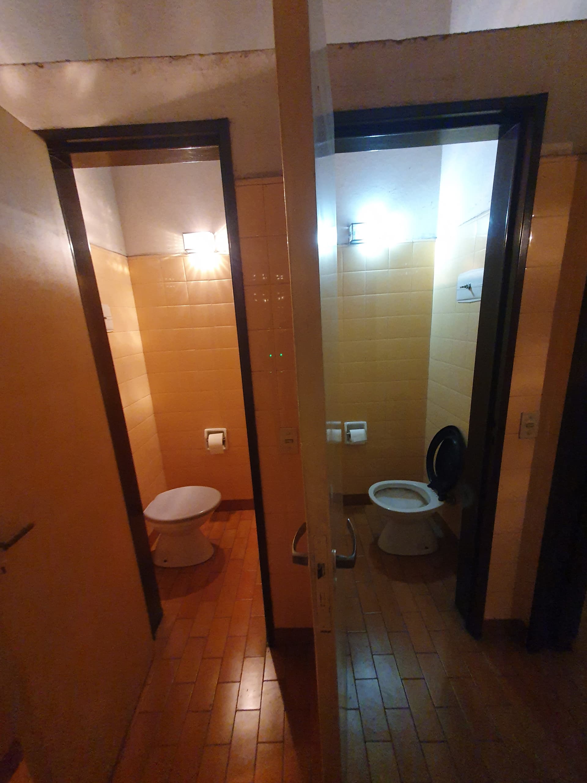 Alquiler: Importante Local en Florida Oeste con estacionamiento estratégico imagen 12