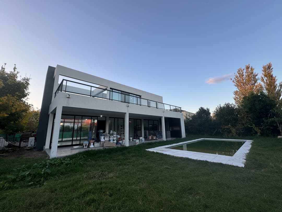 Casa 5 ambientes en Haras Santa María, Escobar imagen 3