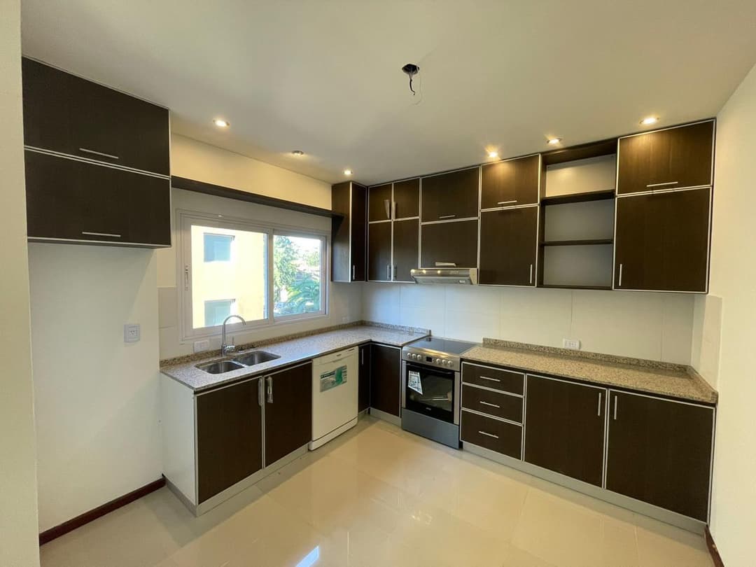 PH 4 ambientes en Olivos con amenities imagen 2
