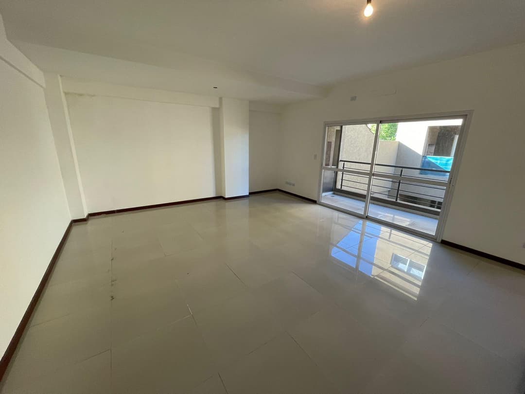 PH 4 ambientes en Olivos con amenities imagen 1