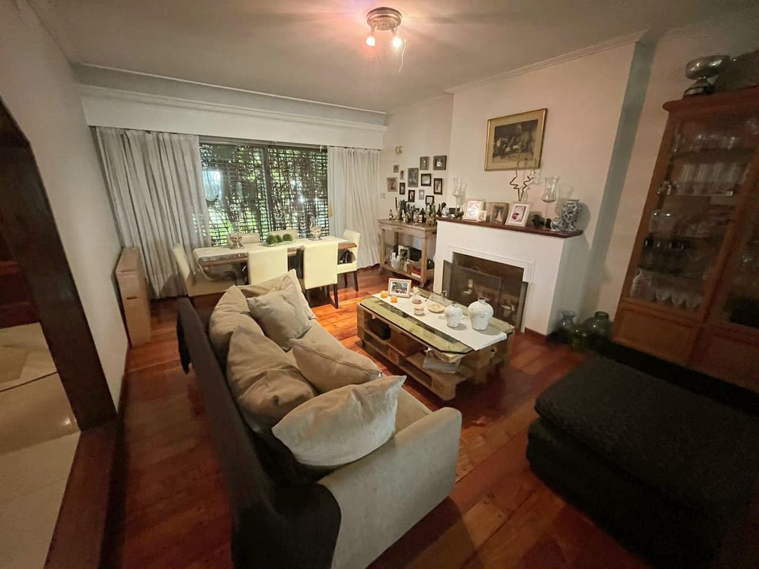 Casa 5 amb. con quincho y piscina - Martínez imagen 3