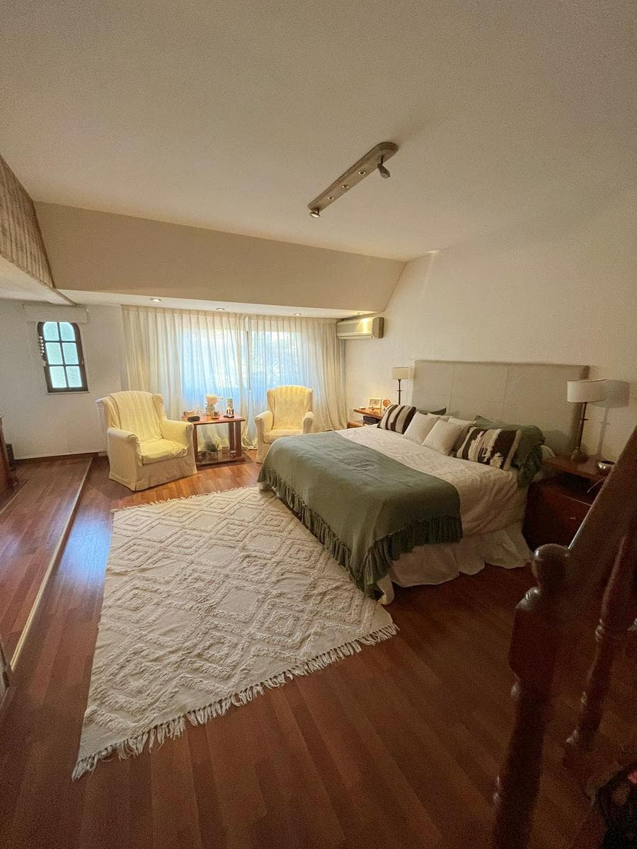 Casa 5 amb. con quincho y piscina - Martínez imagen 8