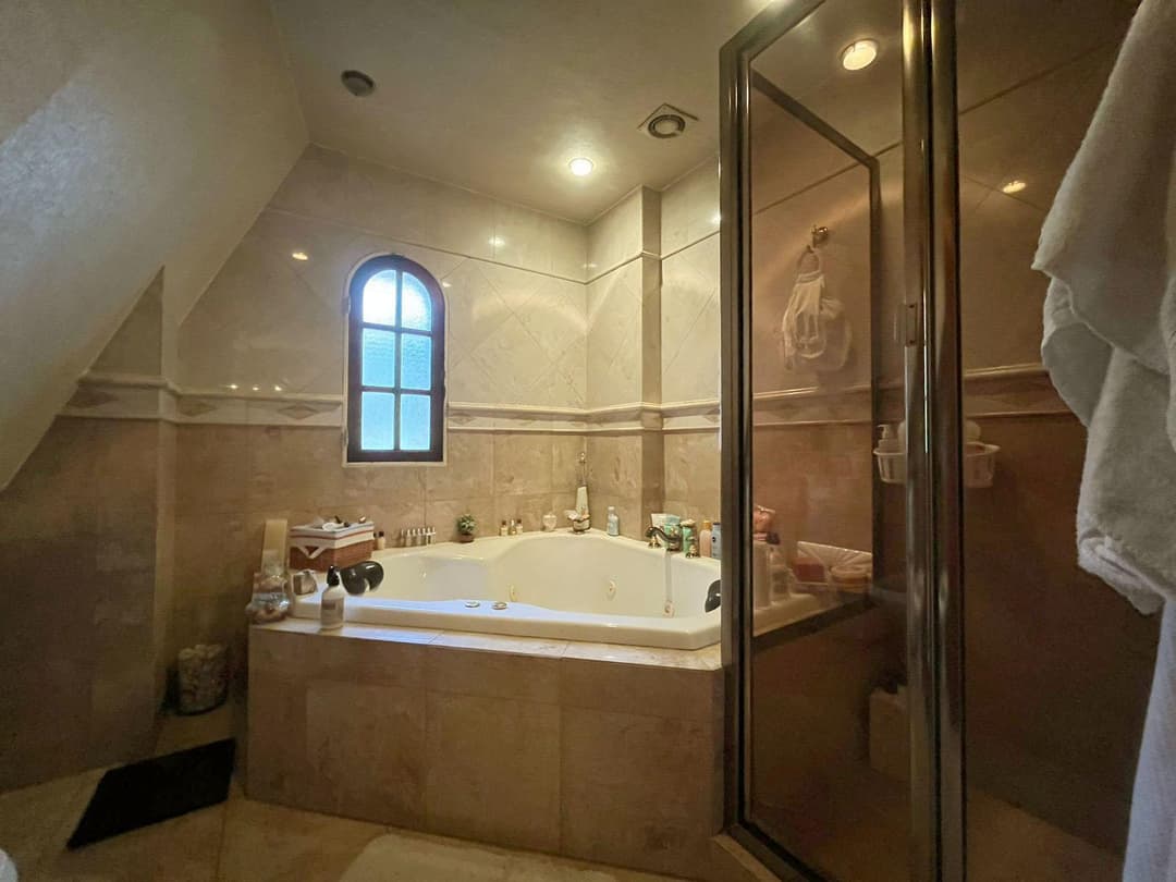 Casa 5 amb. con quincho y piscina - Martínez imagen 11