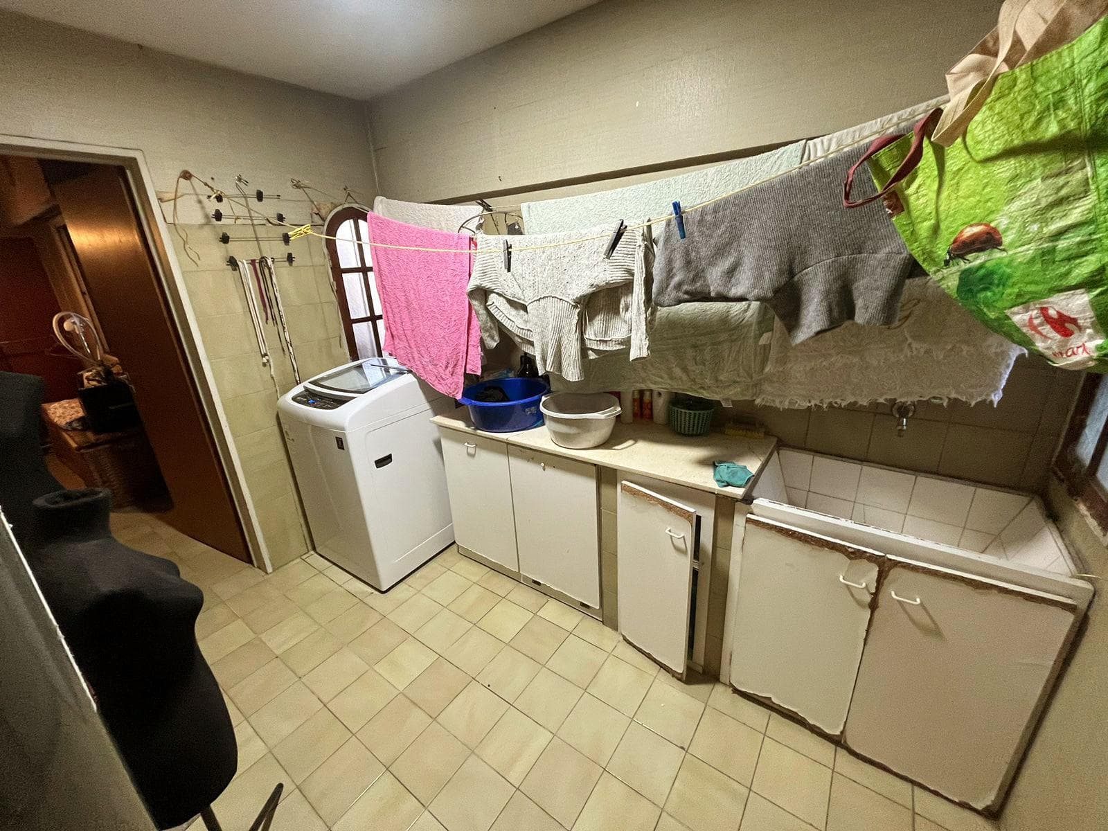 Casa 5 amb. con quincho y piscina - Martínez imagen 36