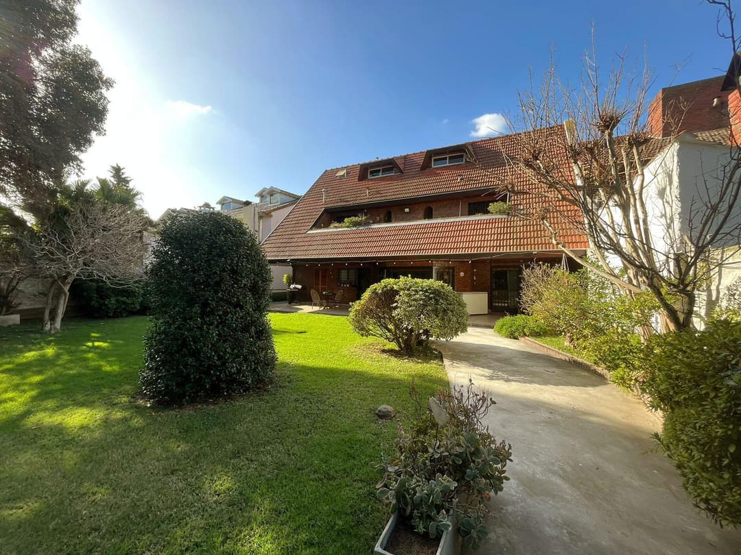 Casa 5 amb. con quincho y piscina - Martínez imagen 40