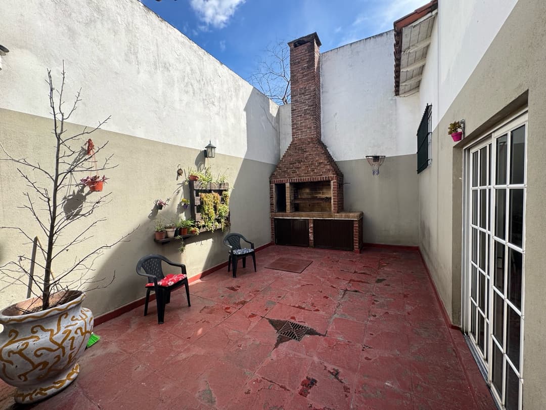 Casa de 4 ambientes, patio y terraza en Martínez imagen 4