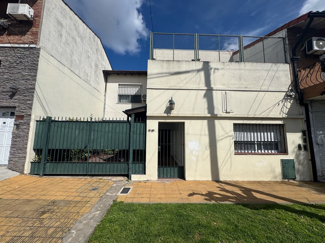 Casa de 4 ambientes, patio y terraza en Martínez imagen 2