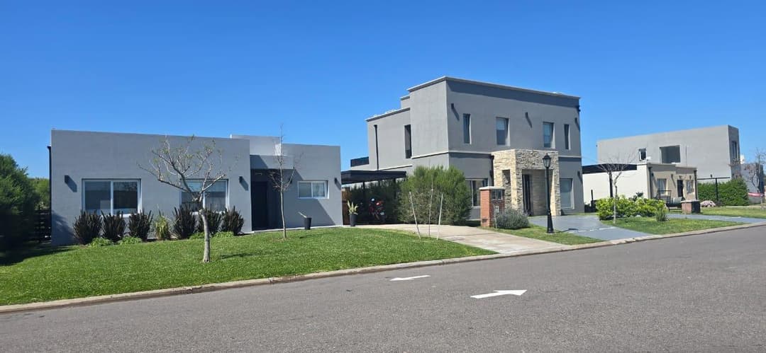 Se vende TERRENO INTERNO con vista al Lago BARRIO SAN RAMON - PILAR DEL ESTE imagen 8