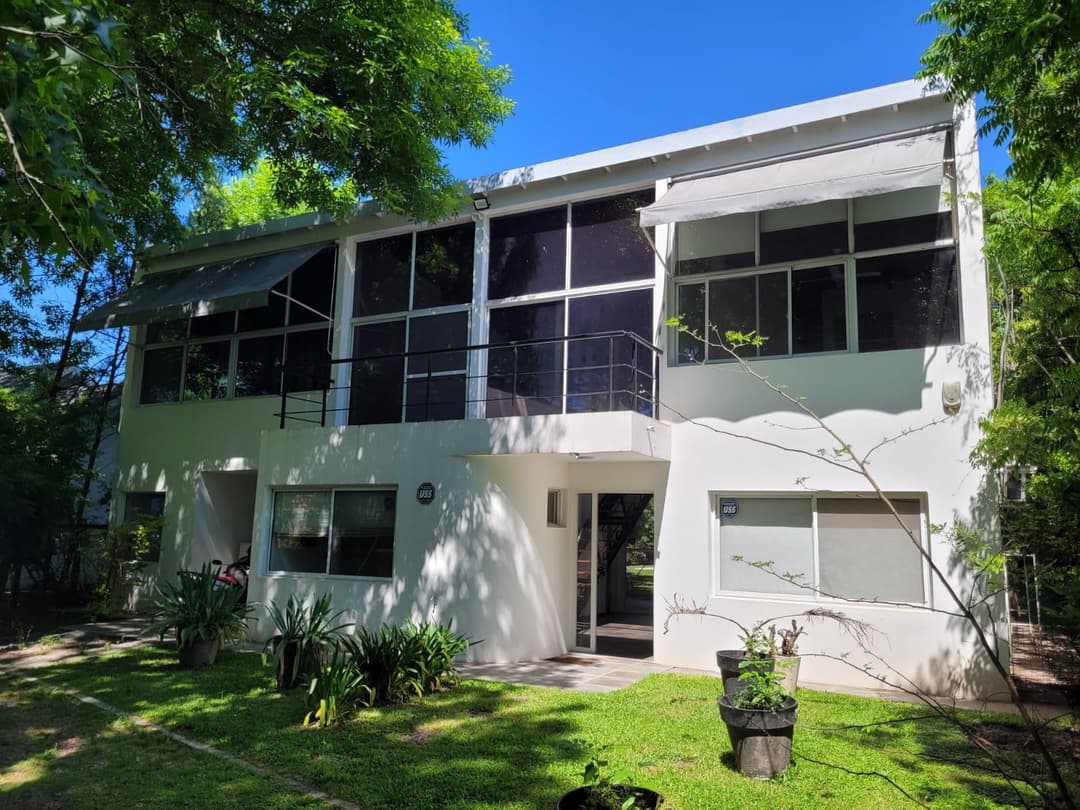 Casa en Barrio Los Fresnos a la venta en Pilar - Excelente acceso a Au. Panamericana imagen 2