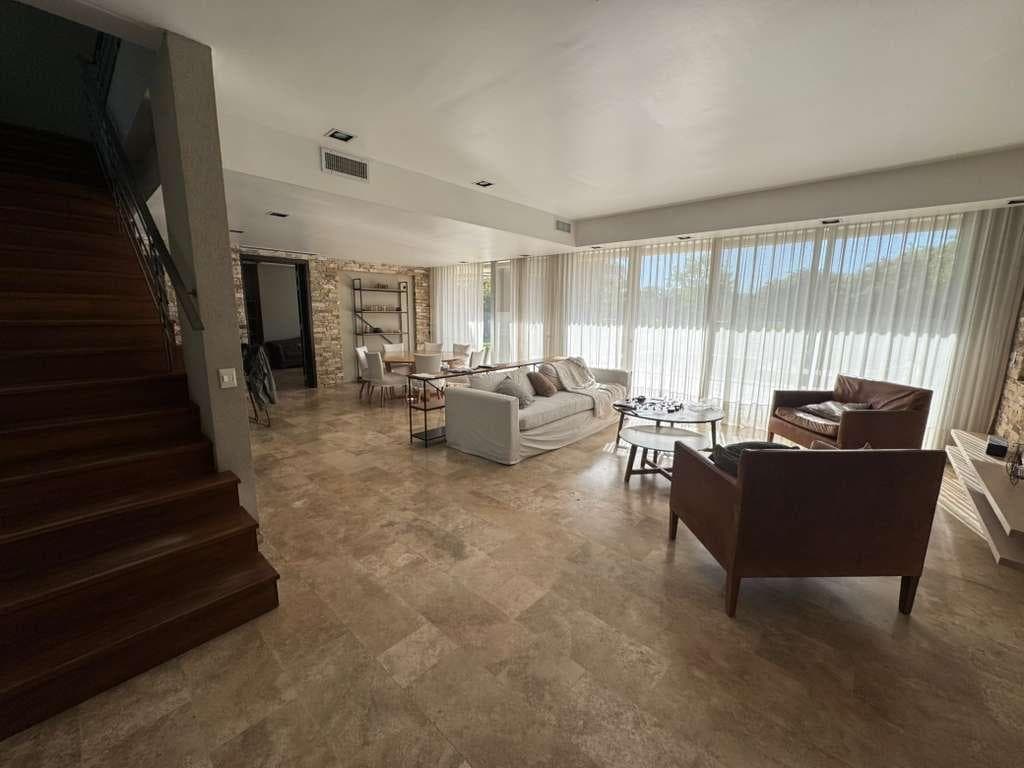 Excelente casa de 4 dormitorios en venta en Barrio Ayres de Pilar imagen 4