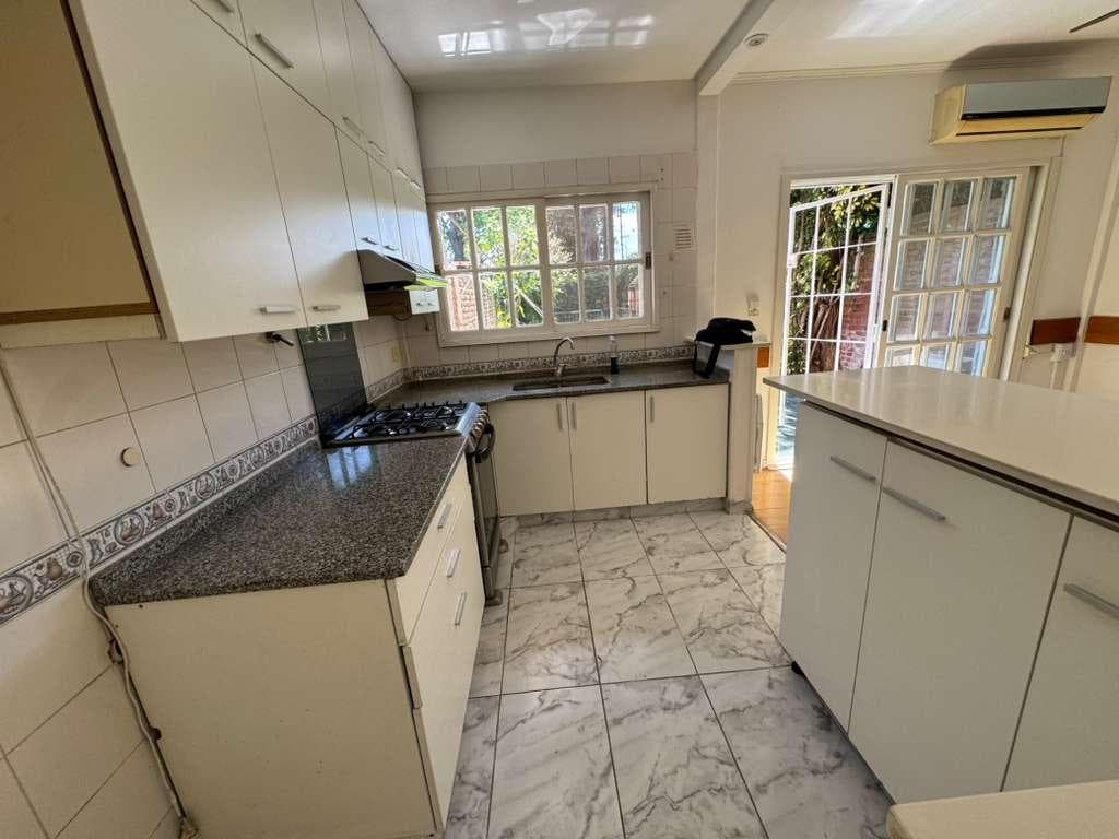 Casa tipo TRIPLEX en Martínez imagen 3